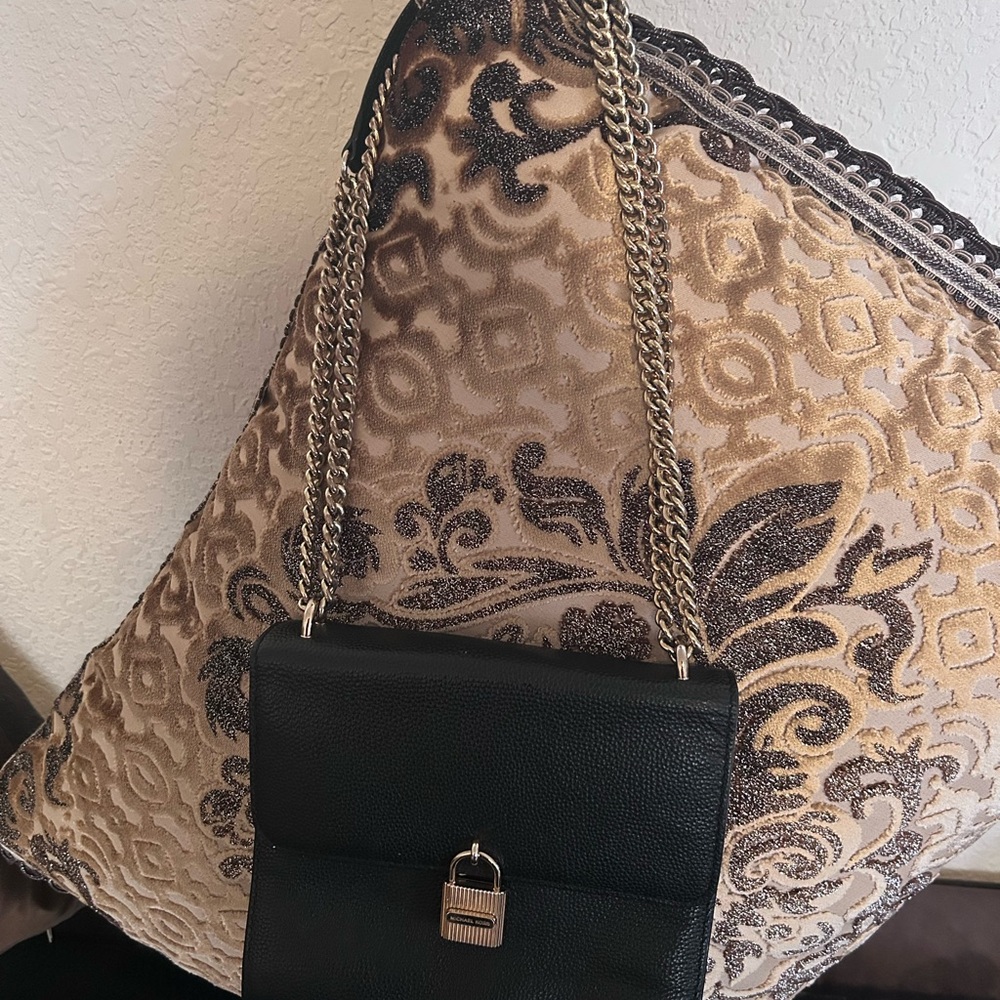 Michael Kors Elegant Black Chain Strap Bag